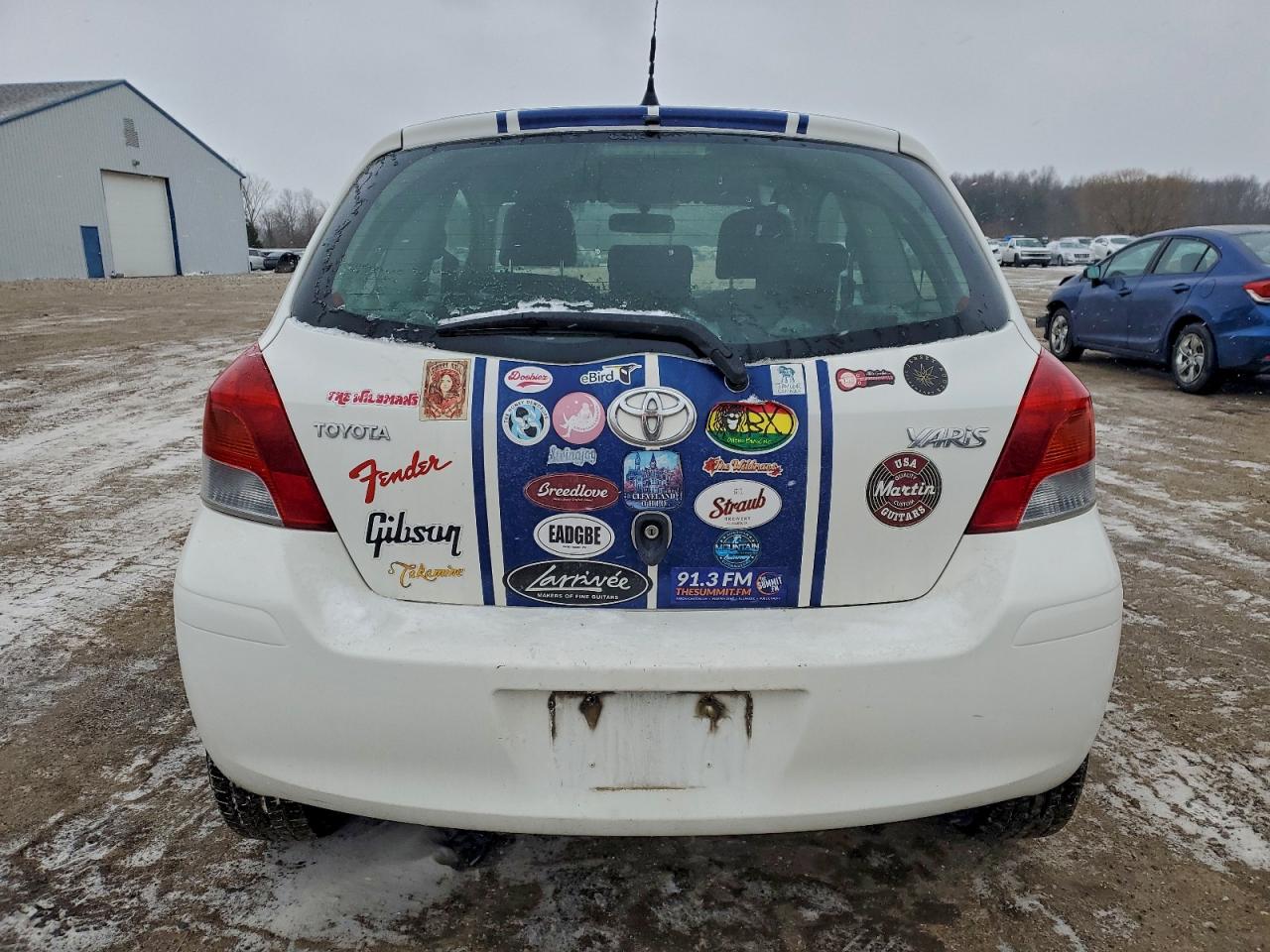 2010 TOYOTA YARIS photo 11
