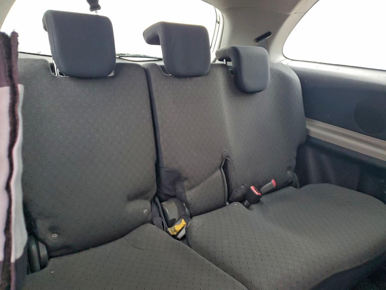 2010 TOYOTA YARIS photo 19