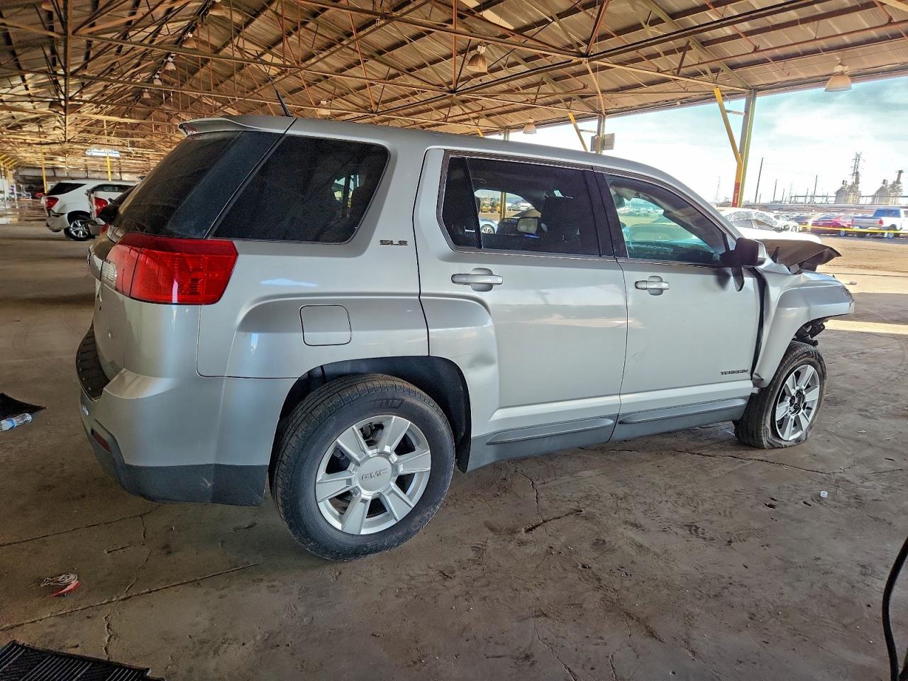 2011 GMC TERRAIN SLE photo 5