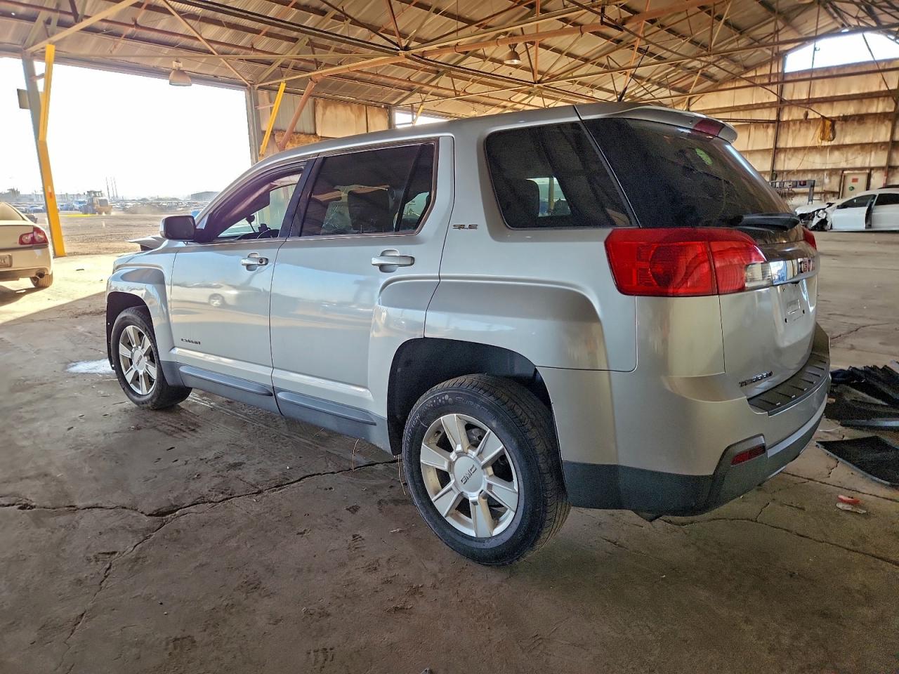 2011 GMC TERRAIN SLE photo 3