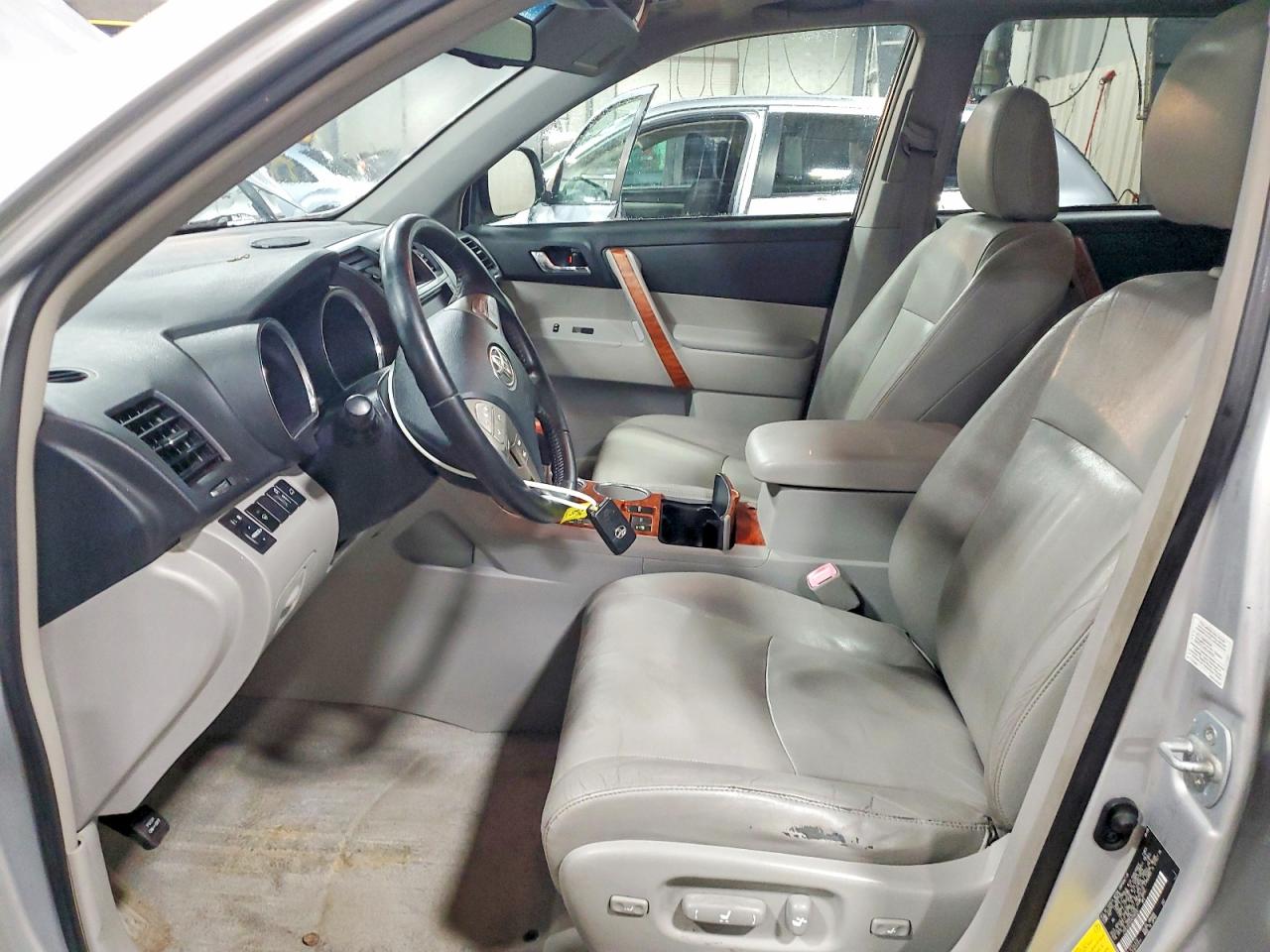 2008 TOYOTA HIGHLANDER LIMITED photo 13