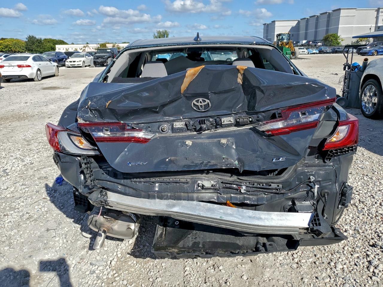 2025 TOYOTA CAMRY XSE photo 11