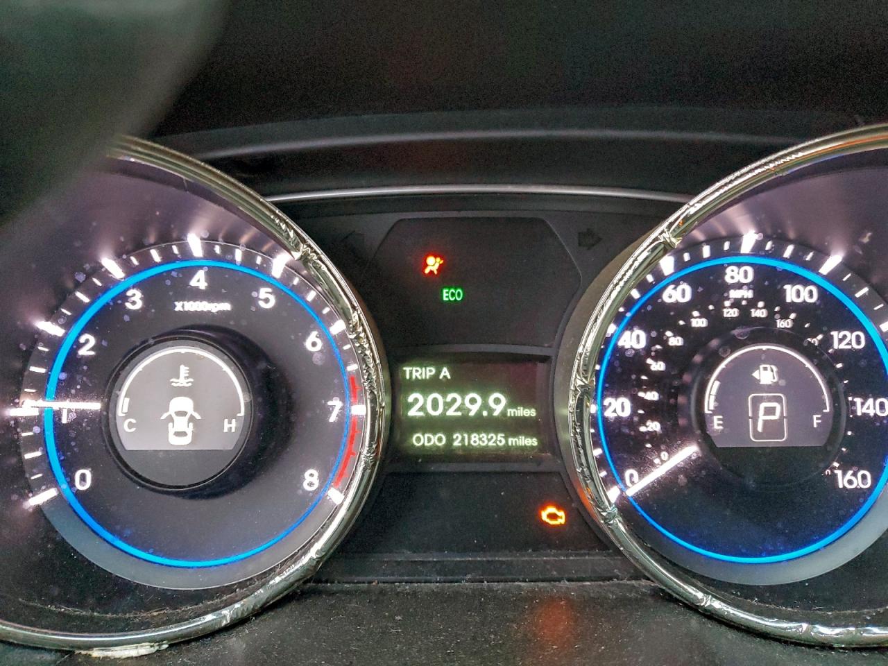 2011 HYUNDAI SONATA SE photo 9