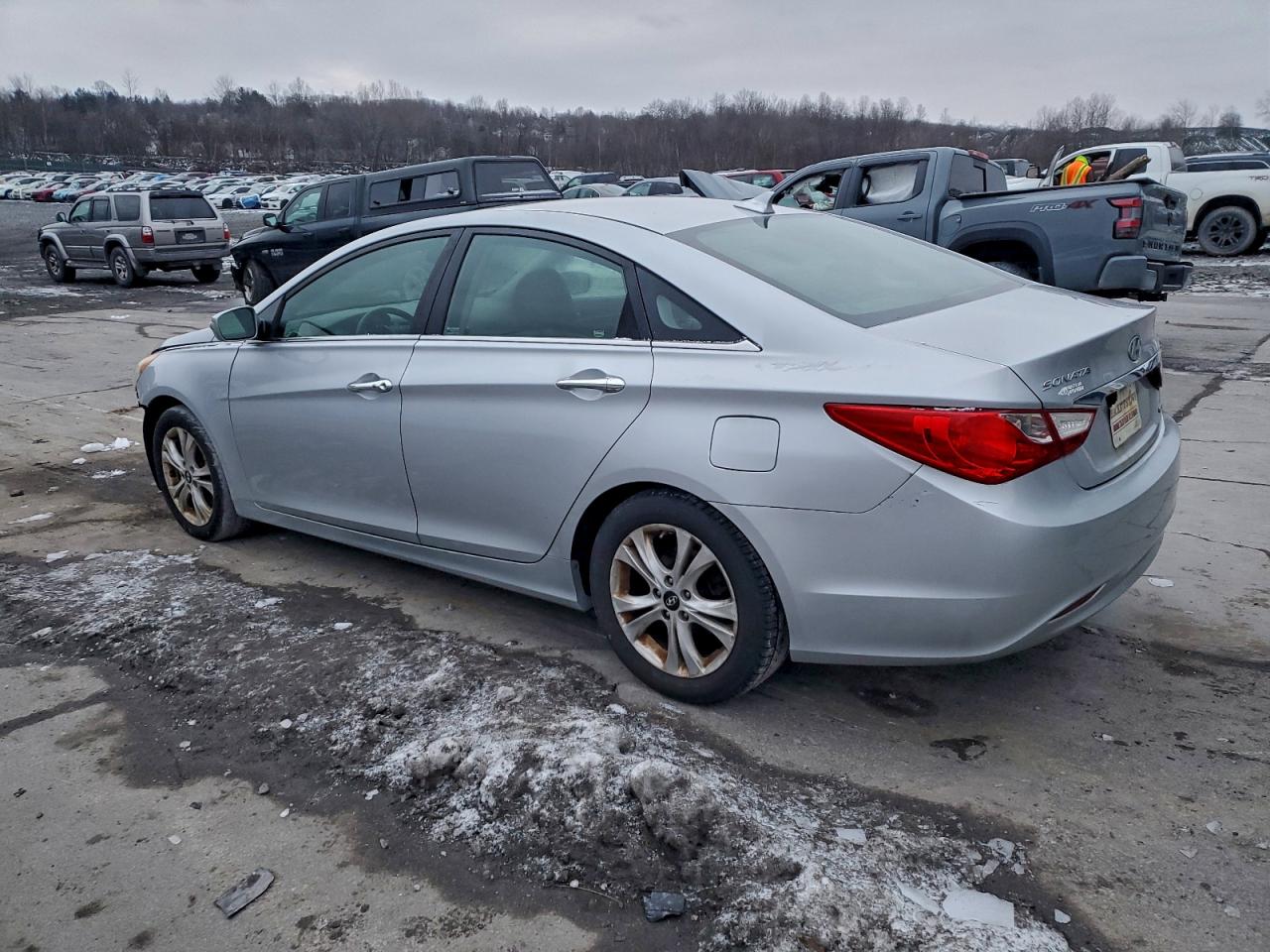 2011 HYUNDAI SONATA SE photo 2