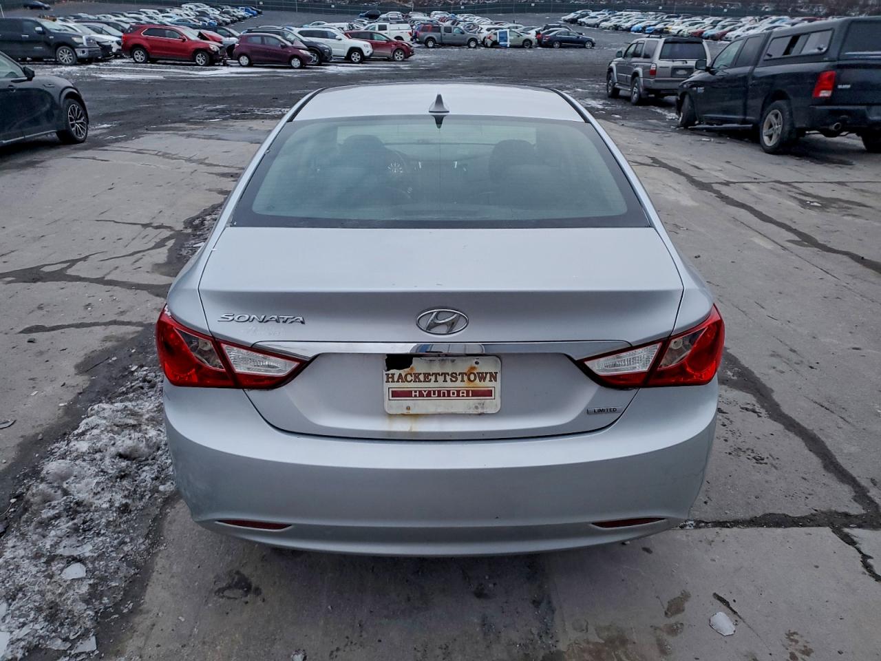 2011 HYUNDAI SONATA SE photo 6