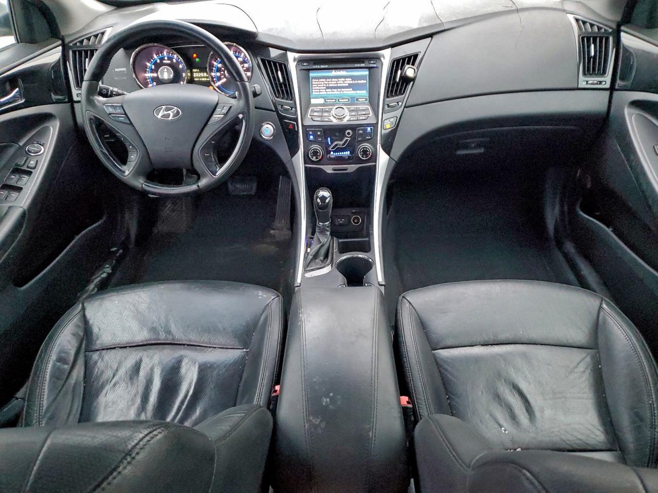 2011 HYUNDAI SONATA SE photo 8