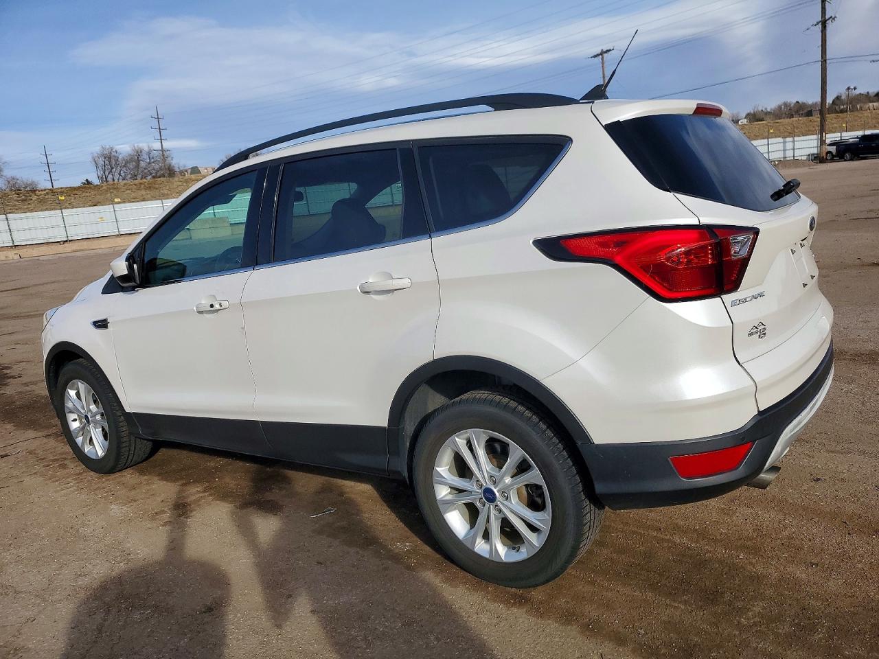 2019 FORD ESCAPE SEL photo 2