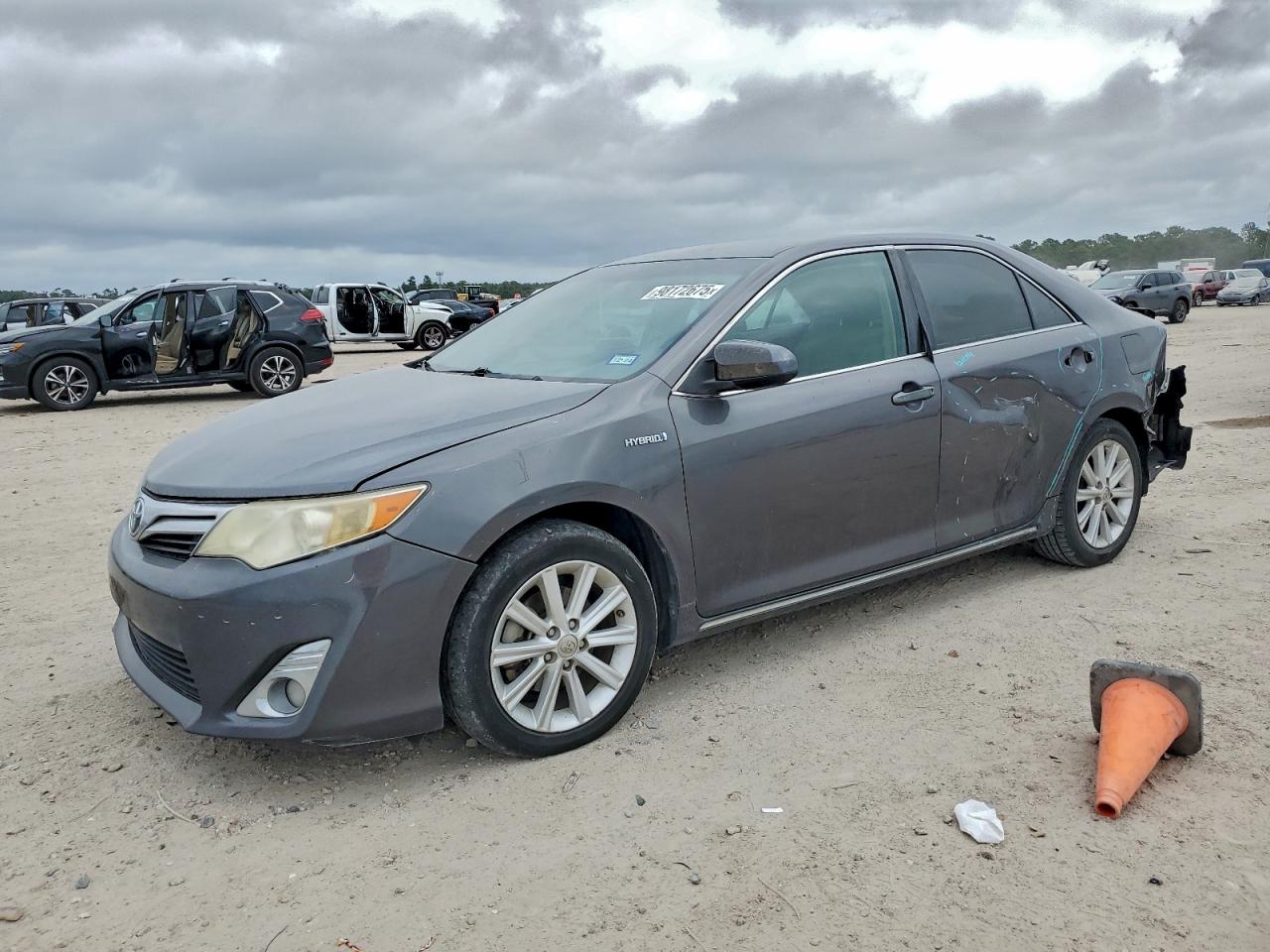 2013 TOYOTA CAMRY
