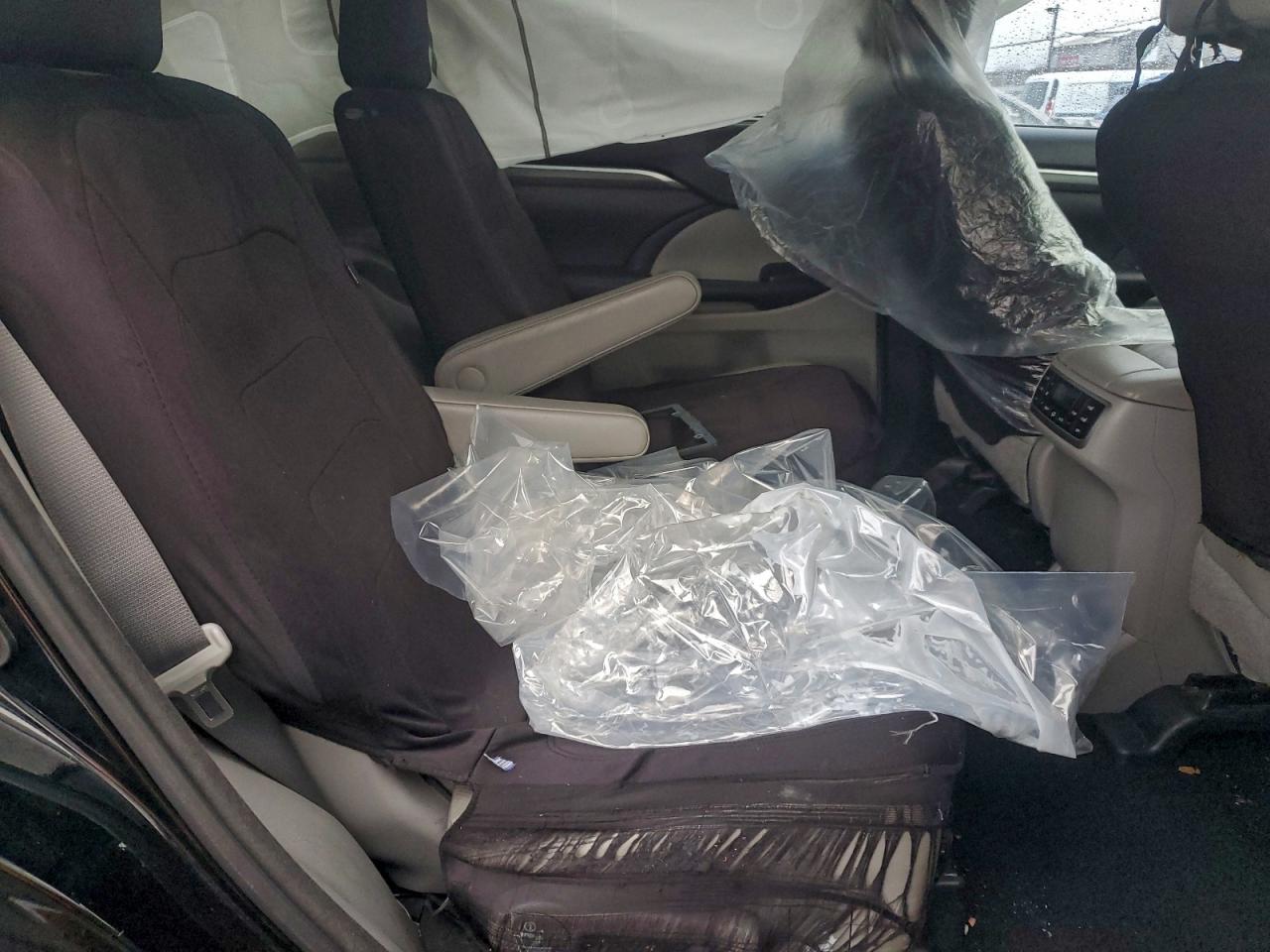 2018 TOYOTA HIGHLANDER LIMITED photo 11