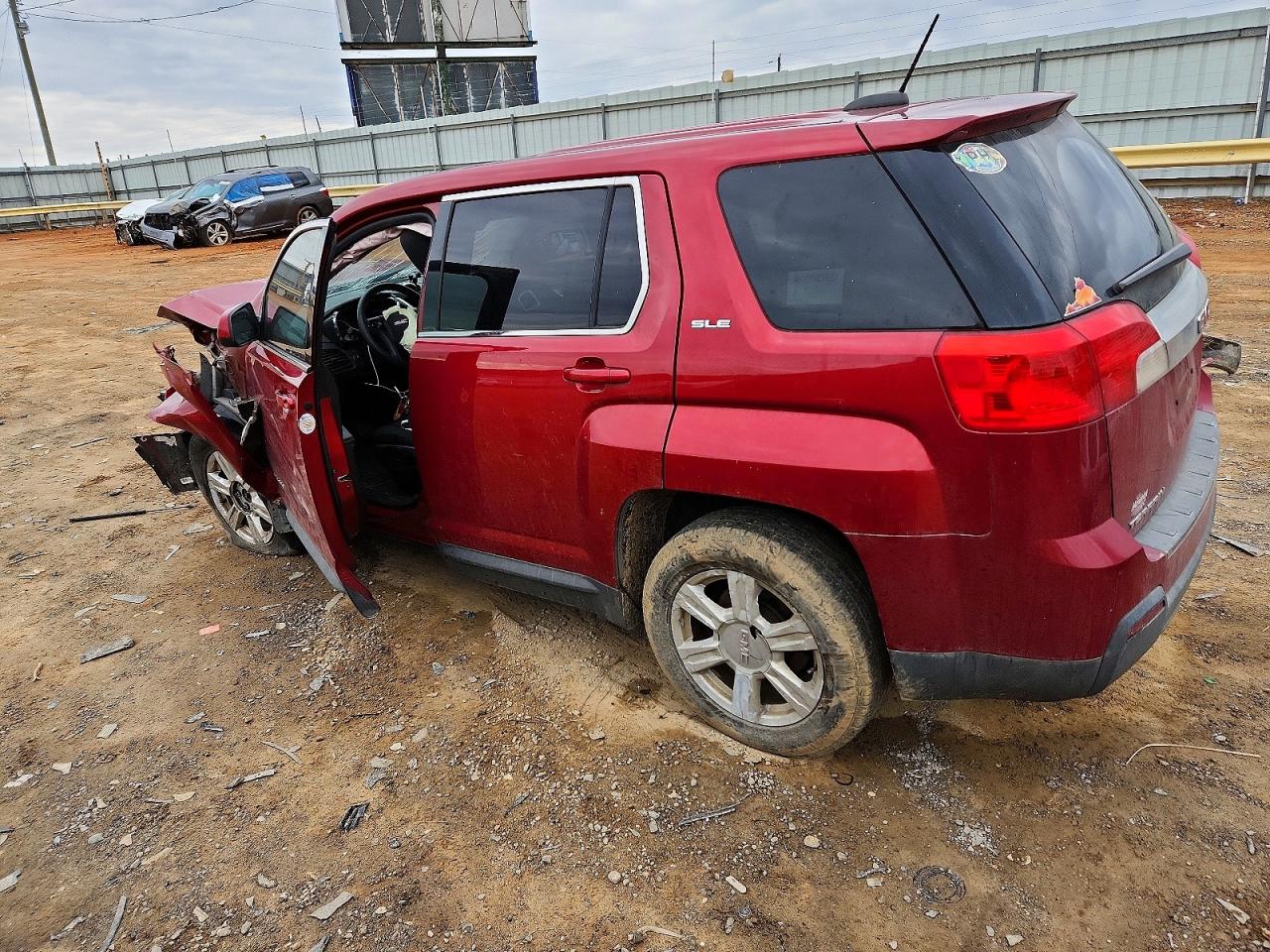 2015 GMC TERRAIN SLE photo 2