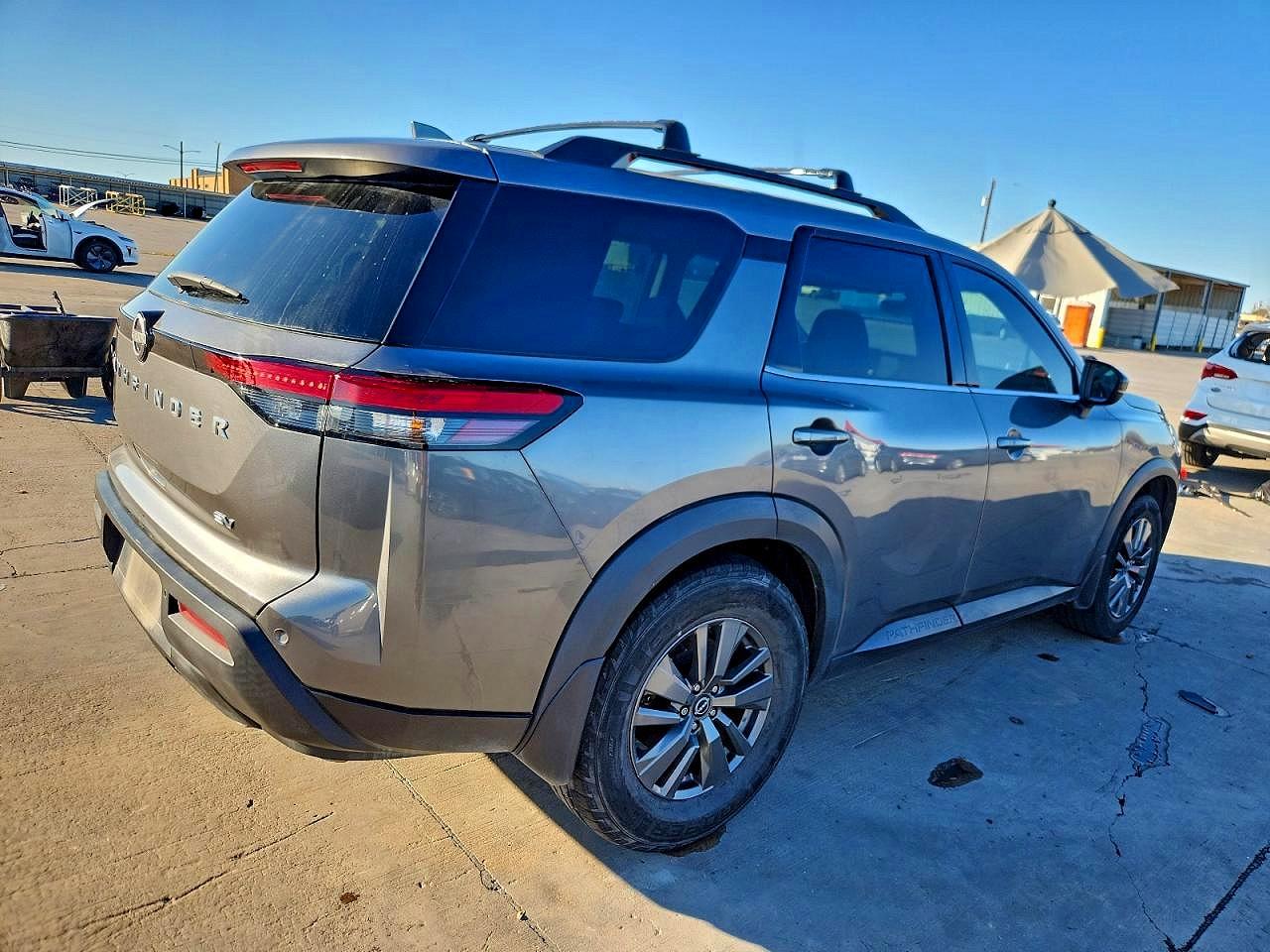 2023 NISSAN PATHFINDER SV photo 3