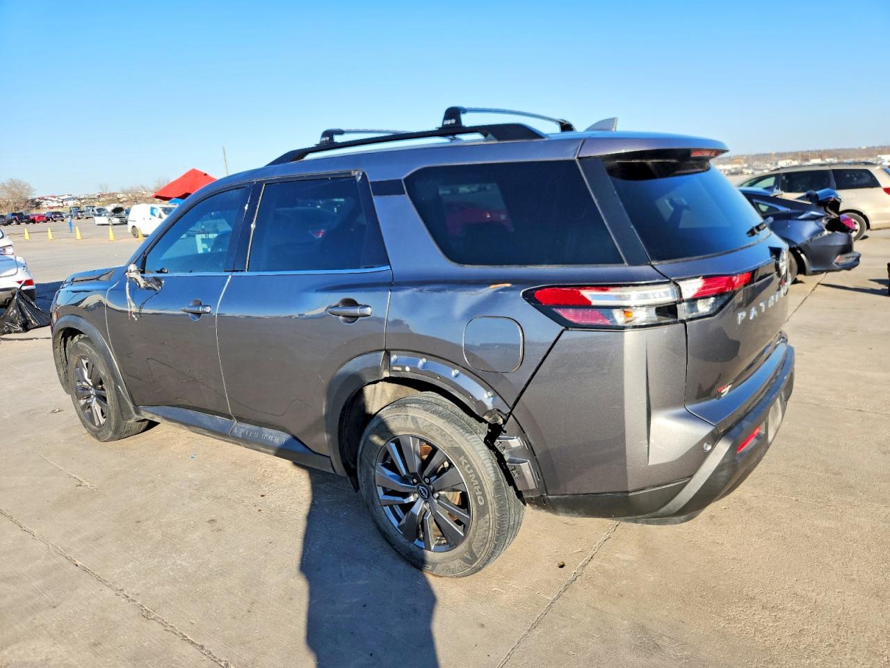 2023 NISSAN PATHFINDER SV photo 2