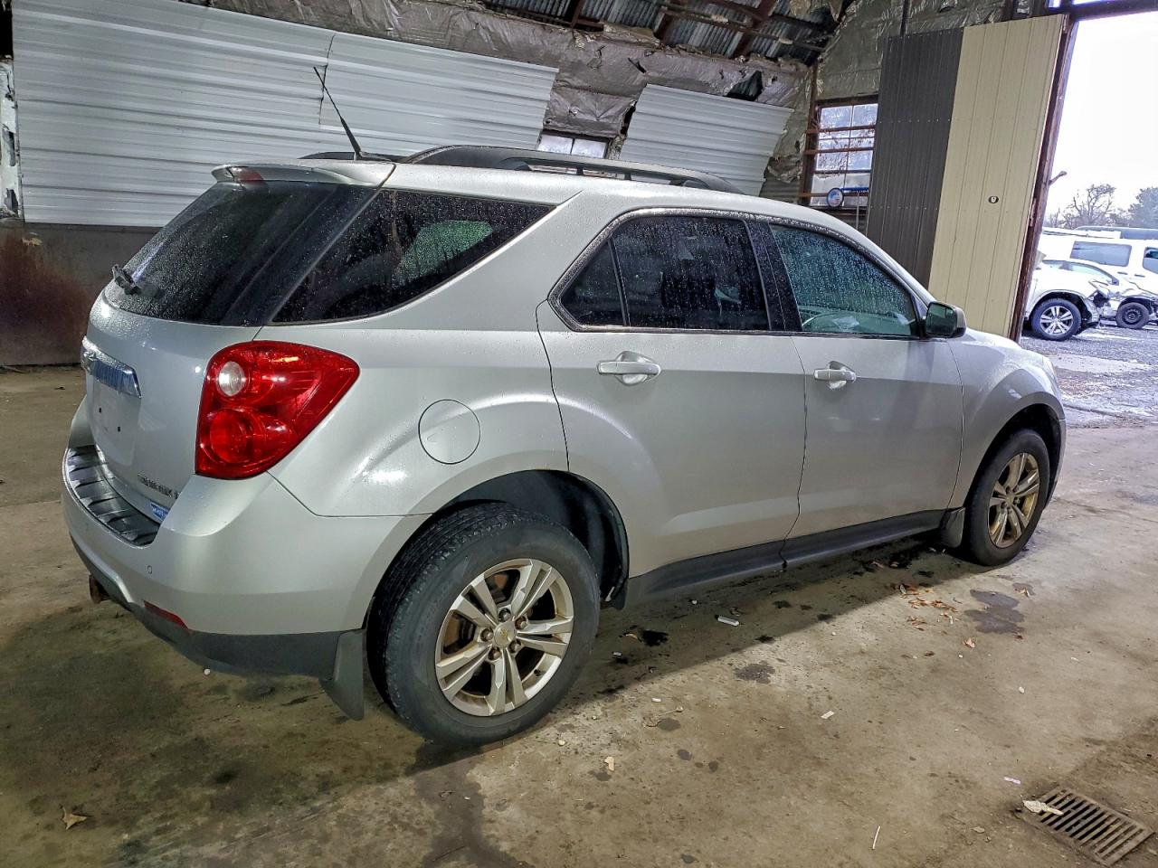 2013 CHEVROLET EQUINOX LT photo 3
