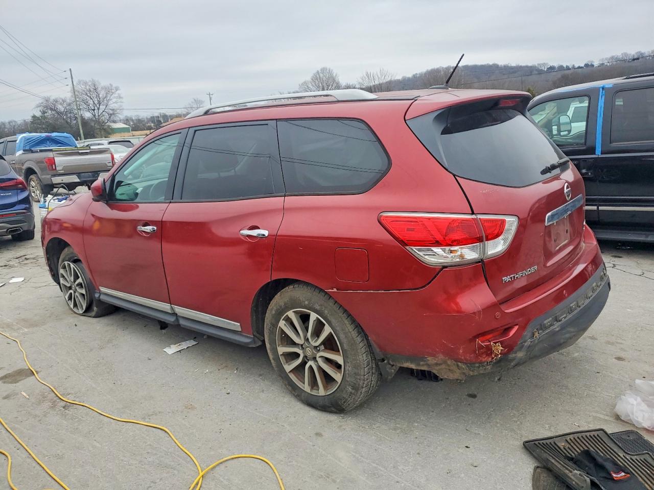 2013 NISSAN PATHFINDER S photo 2