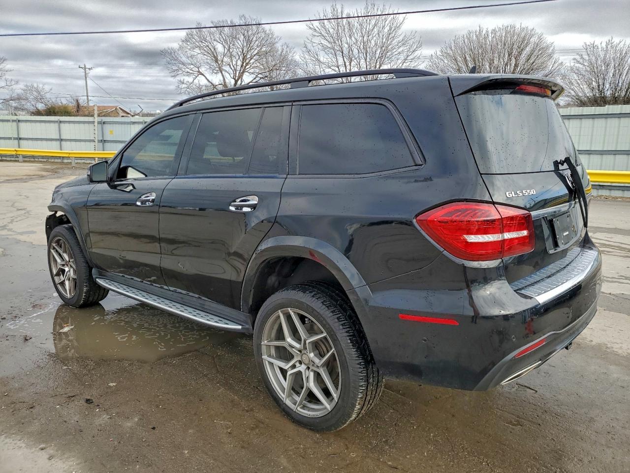 2017 MERCEDES-BENZ GLS 550 4MATIC photo 2