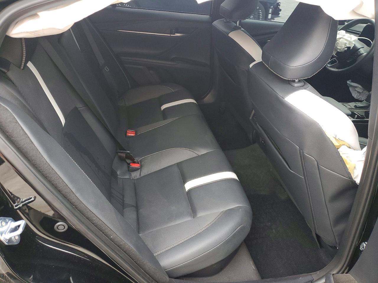 2025 TOYOTA CAMRY XSE photo 10