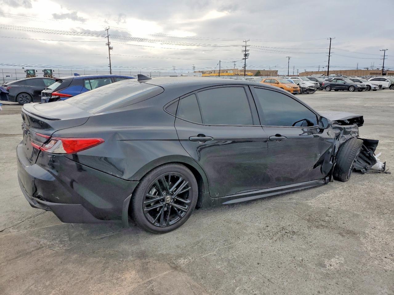 2025 TOYOTA CAMRY XSE photo 3