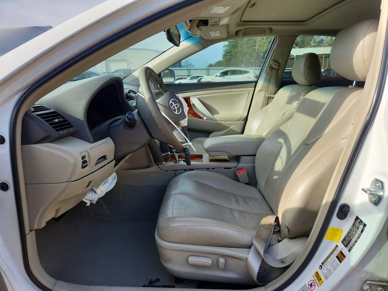 2011 TOYOTA CAMRY BASE photo 7