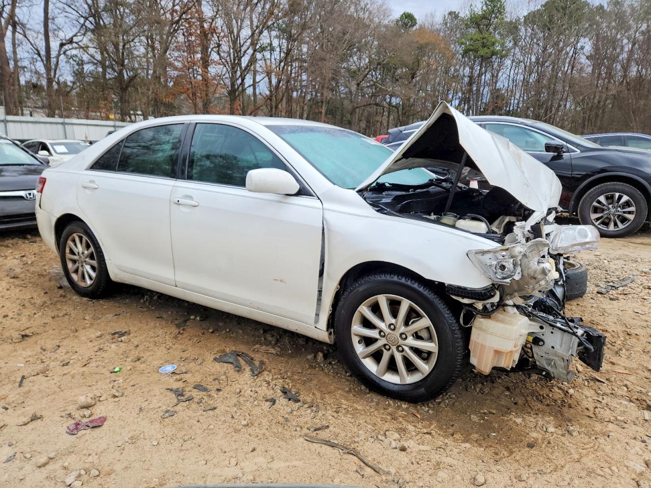 2011 TOYOTA CAMRY BASE photo 4