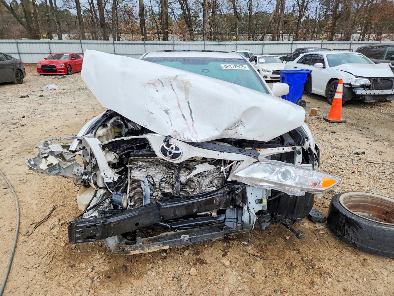 2011 TOYOTA CAMRY BASE photo 5
