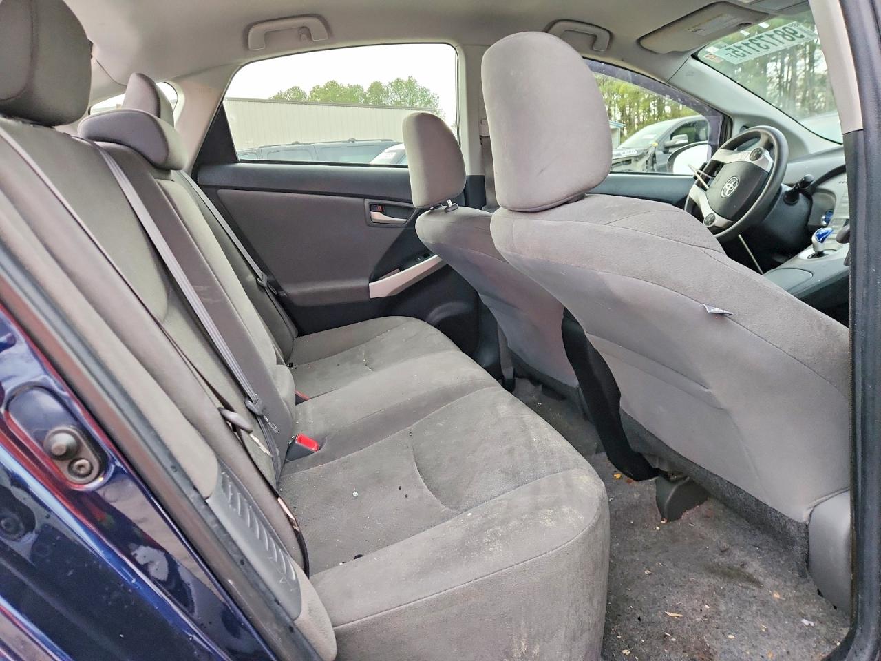 2015 TOYOTA PRIUS photo 10