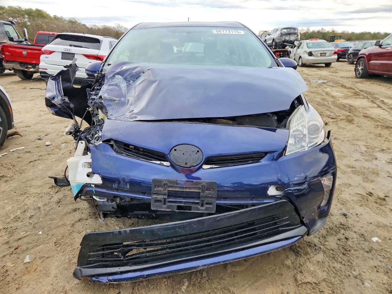 2015 TOYOTA PRIUS photo 5
