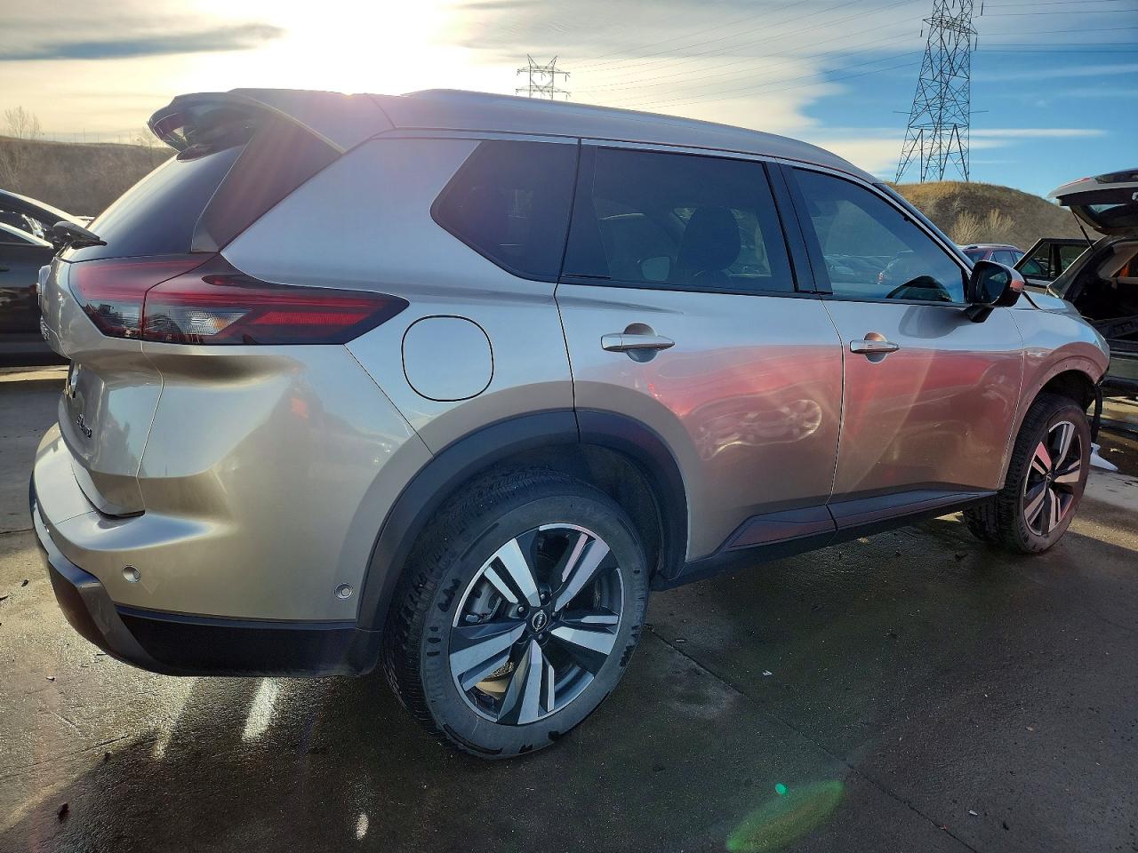 2025 NISSAN ROGUE SL photo 3