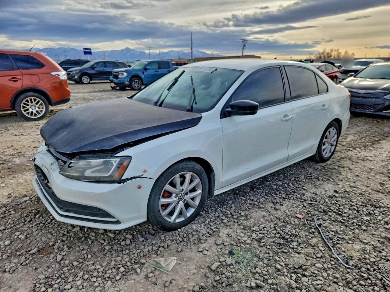 2016 VOLKSWAGEN JETTA