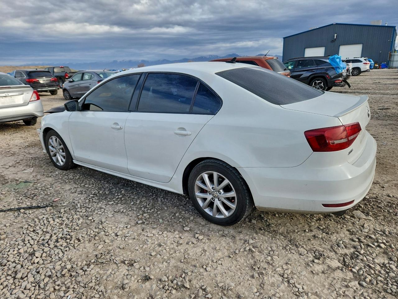2016 VOLKSWAGEN JETTA SPORT photo 2