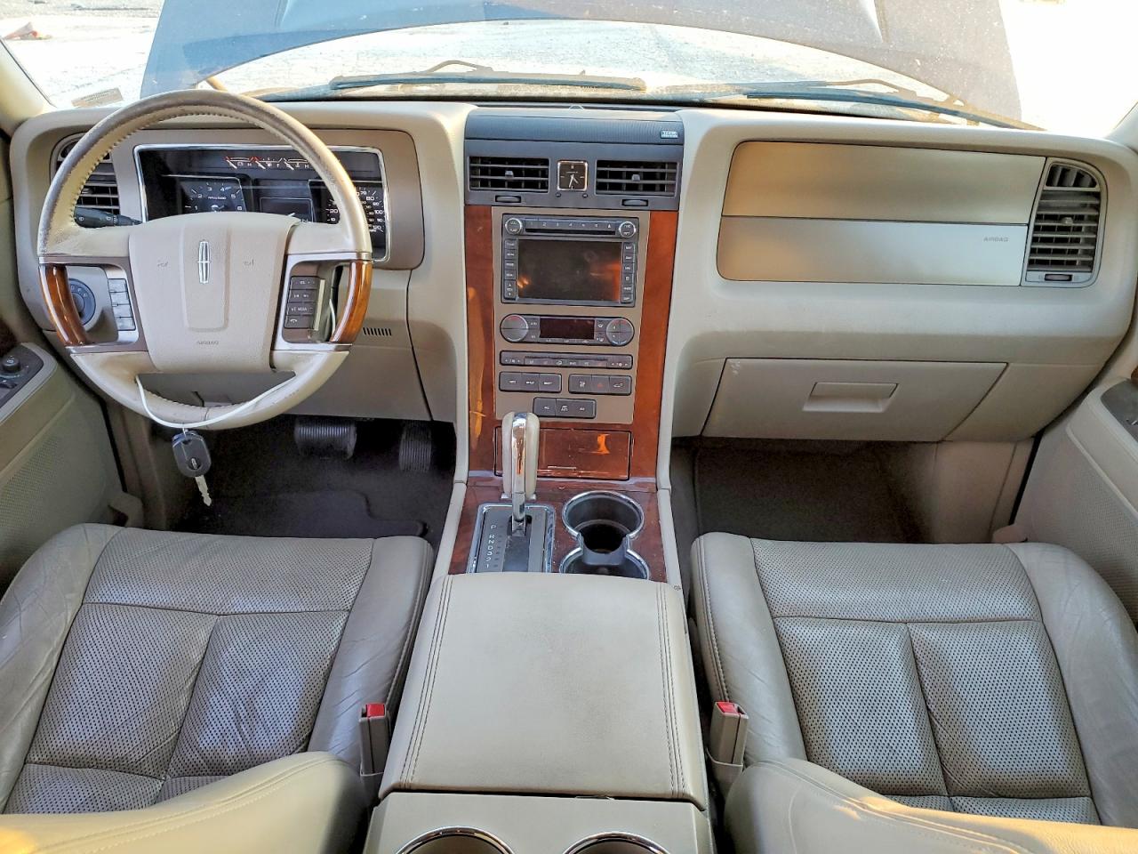 2013 LINCOLN NAVIGATOR photo 8
