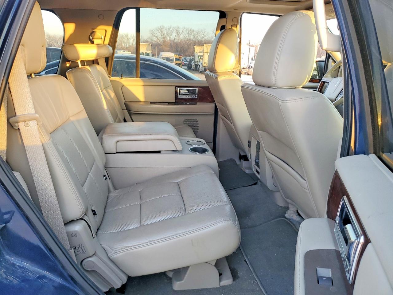 2013 LINCOLN NAVIGATOR photo 11