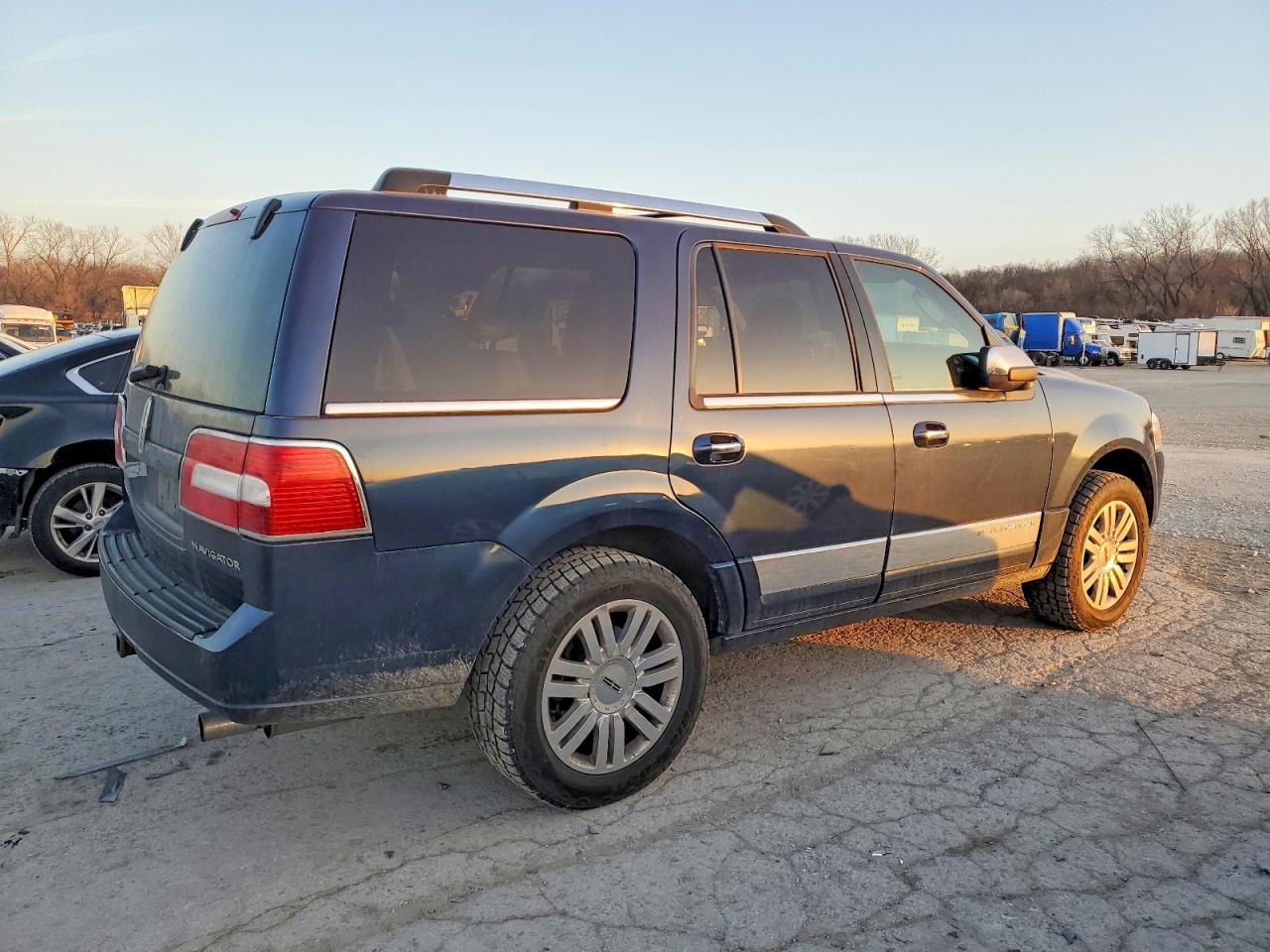 2013 LINCOLN NAVIGATOR photo 3