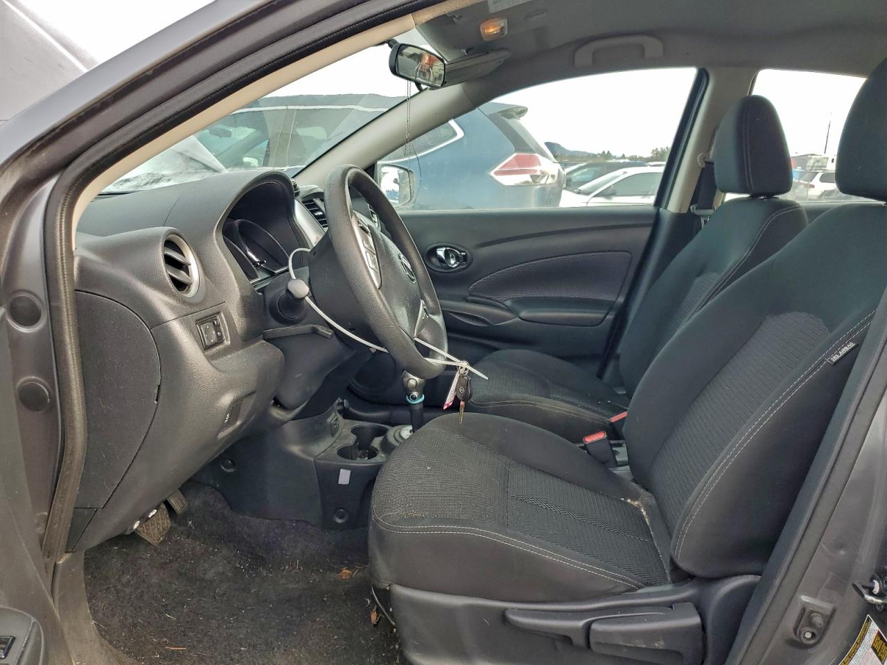 2018 NISSAN VERSA S photo 7