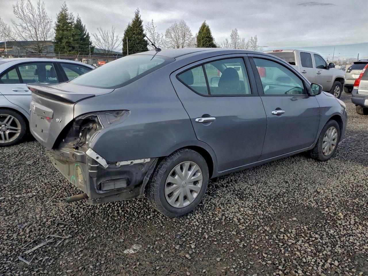 2018 NISSAN VERSA S photo 3
