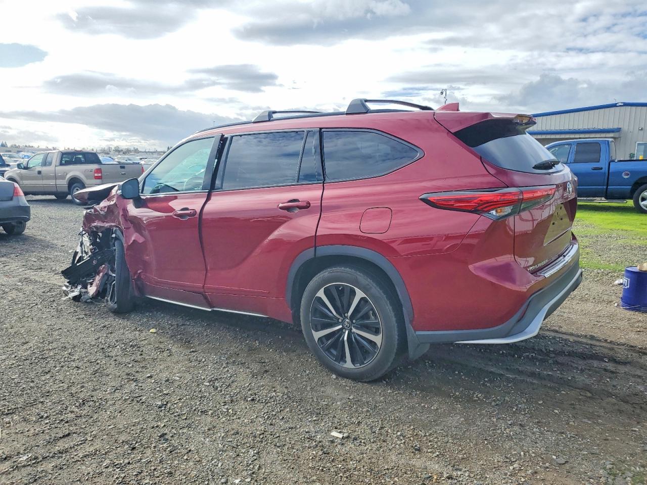 2022 TOYOTA HIGHLANDER XSE photo 2