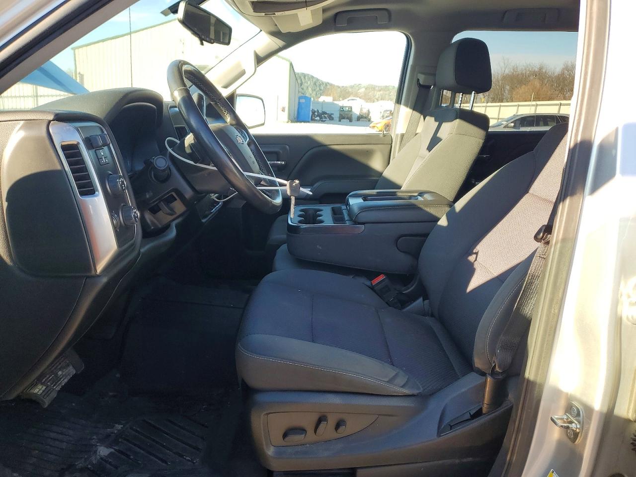 2018 CHEVROLET SILVERADO K1500 LT photo 7