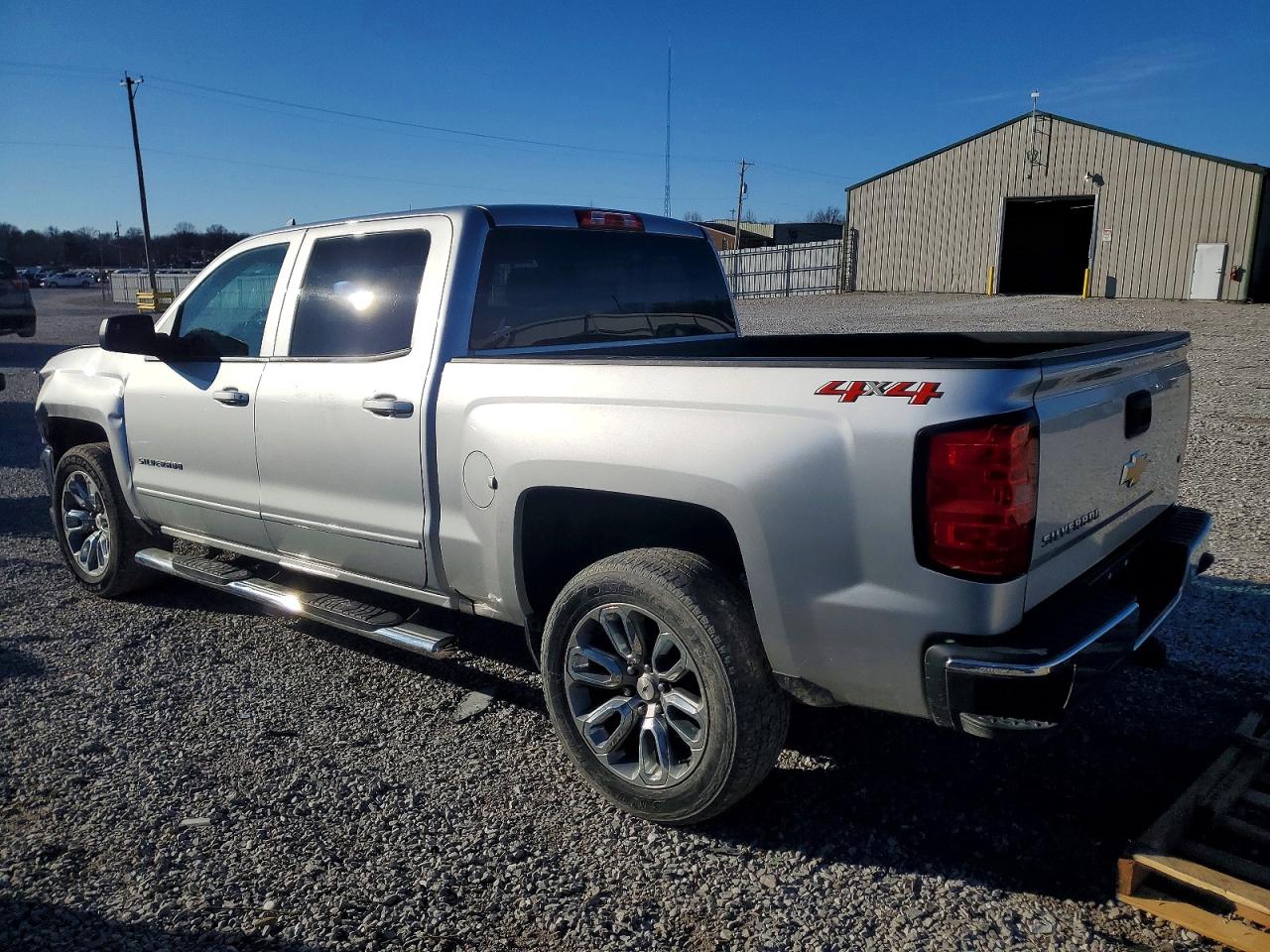 2018 CHEVROLET SILVERADO K1500 LT photo 2