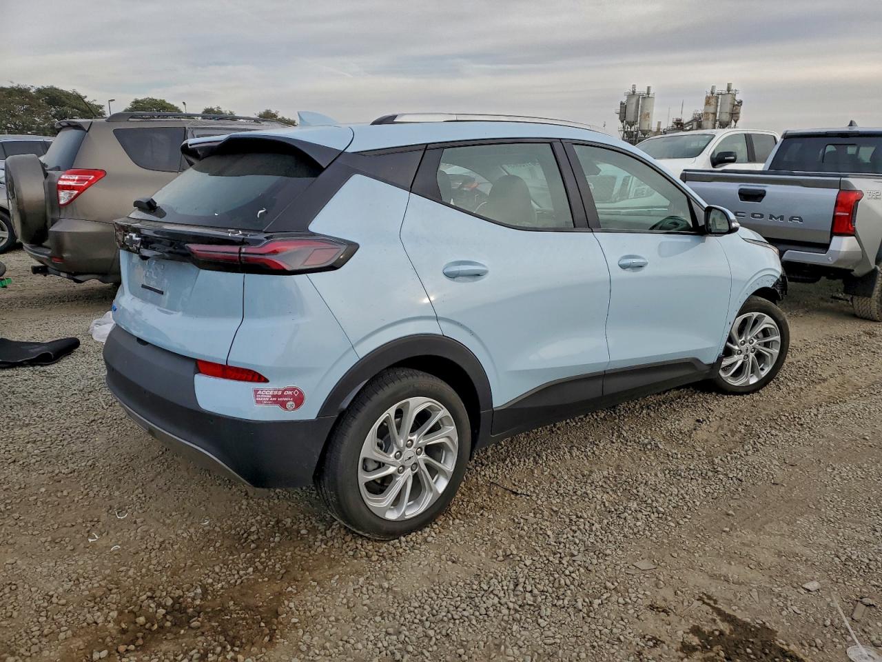 2023 CHEVROLET BOLT EUV LT photo 3
