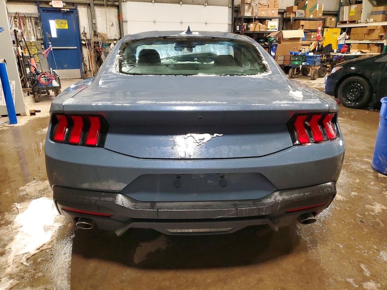 2024 FORD MUSTANG photo 6