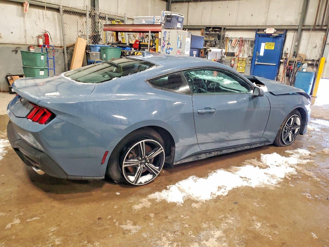 2024 FORD MUSTANG photo 3