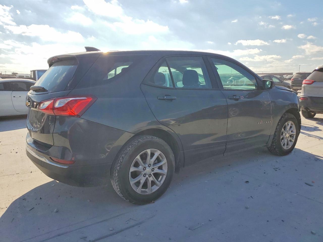 2018 CHEVROLET EQUINOX LS photo 3