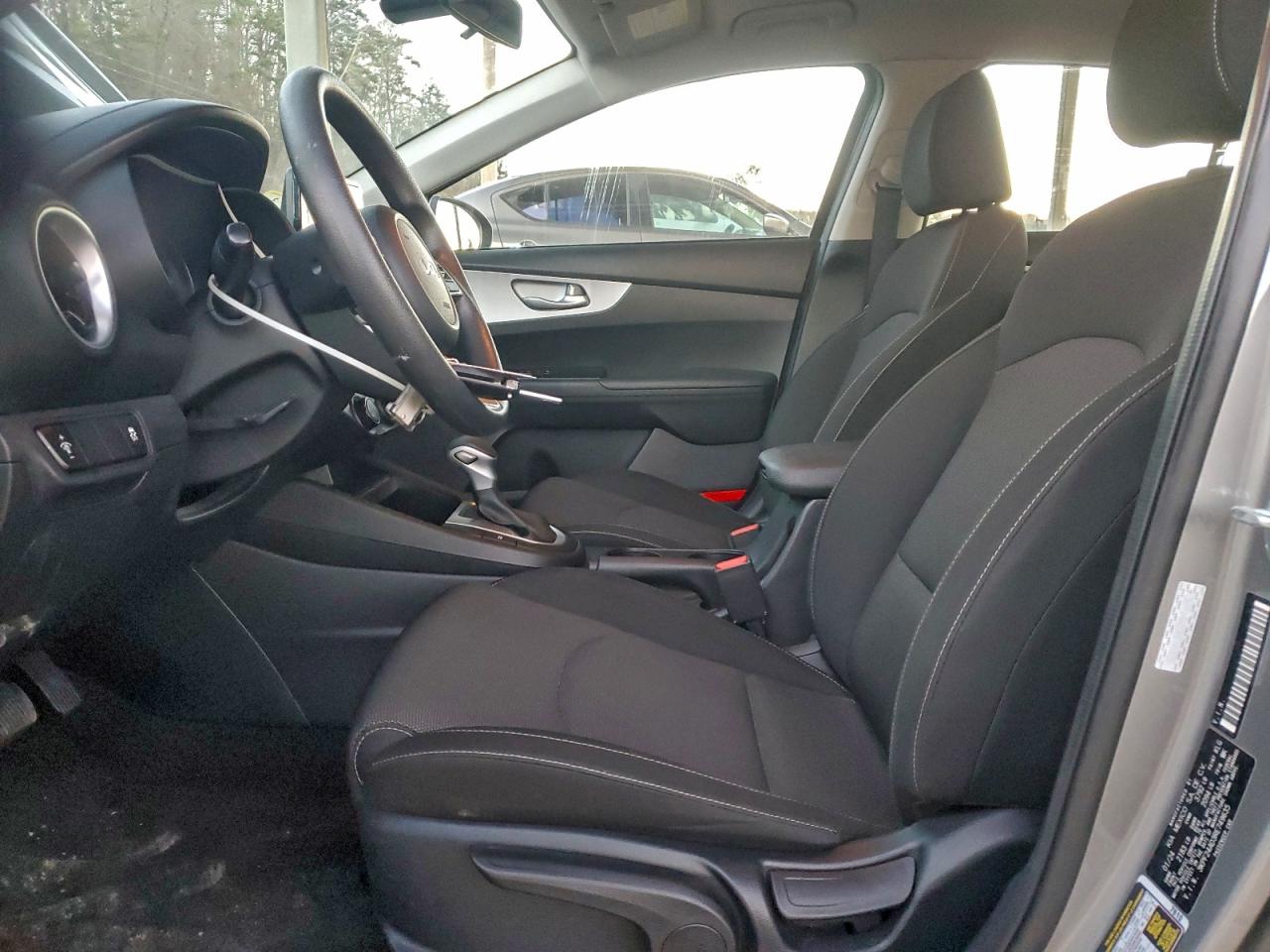 2024 KIA FORTE LX photo 7