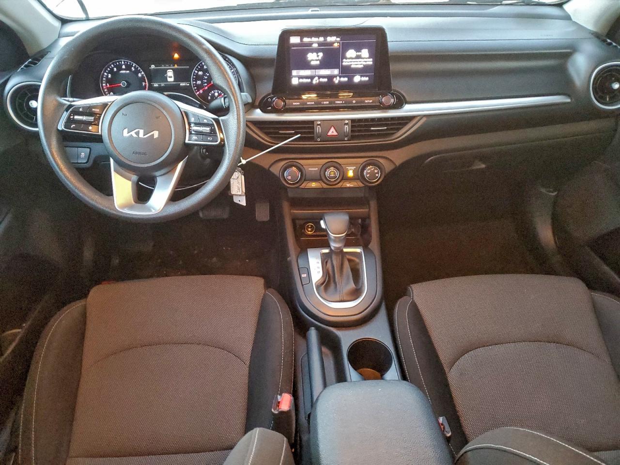 2024 KIA FORTE LX photo 8