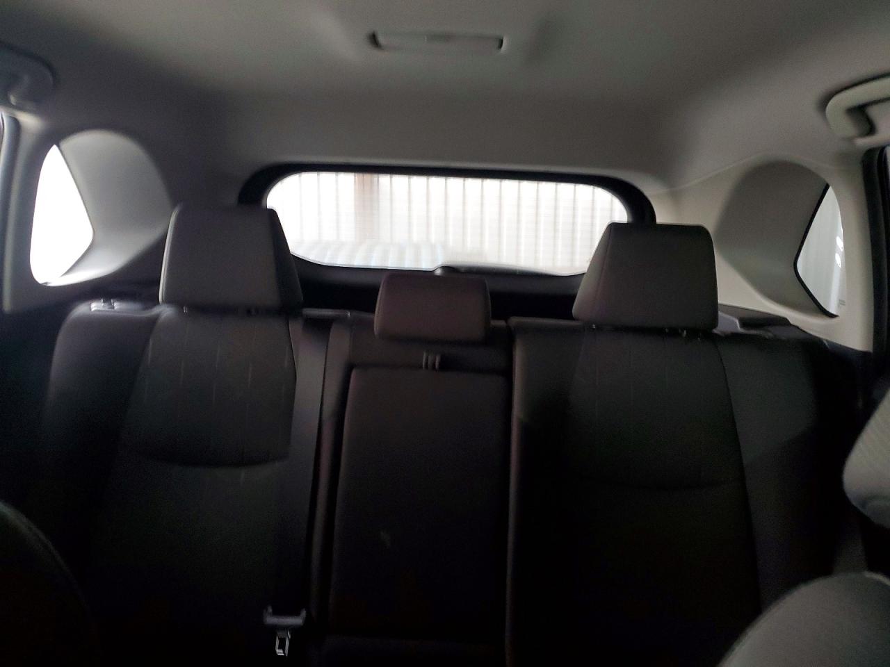 2022 TOYOTA RAV4 XLE photo 10