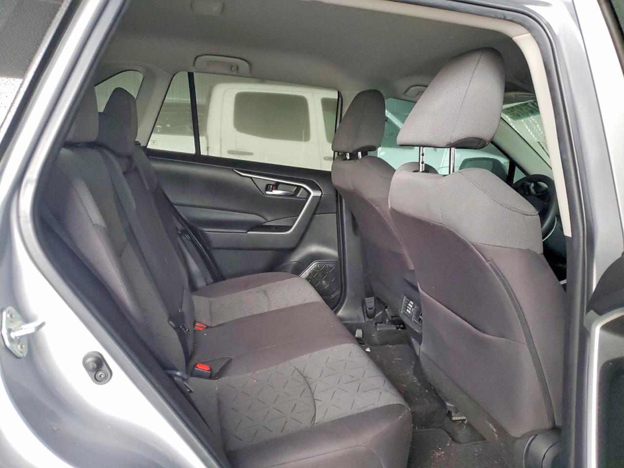 2022 TOYOTA RAV4 XLE photo 11