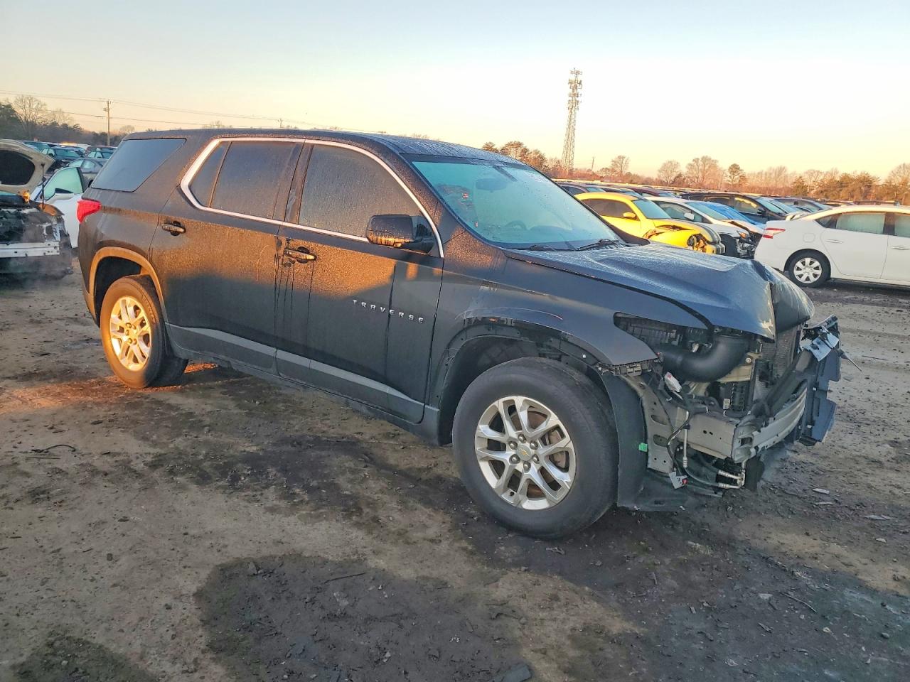 2020 CHEVROLET TRAVERSE LS photo 4