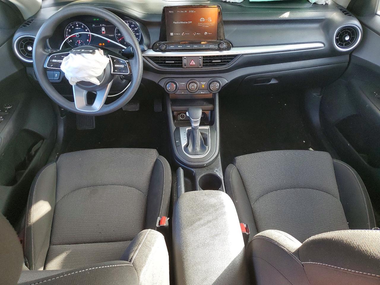 2023 KIA FORTE LX photo 8