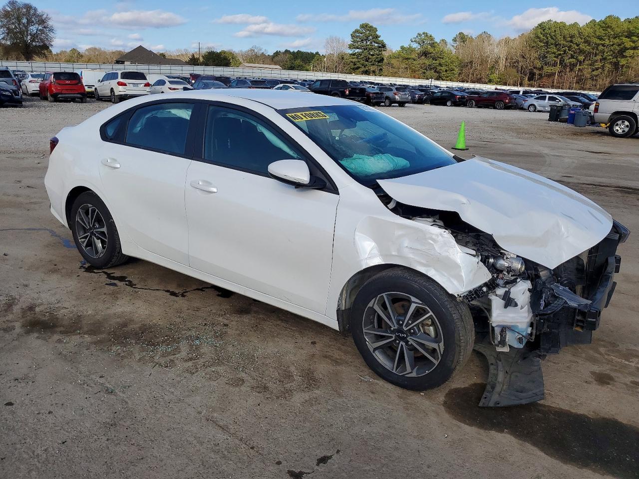 2023 KIA FORTE LX photo 4