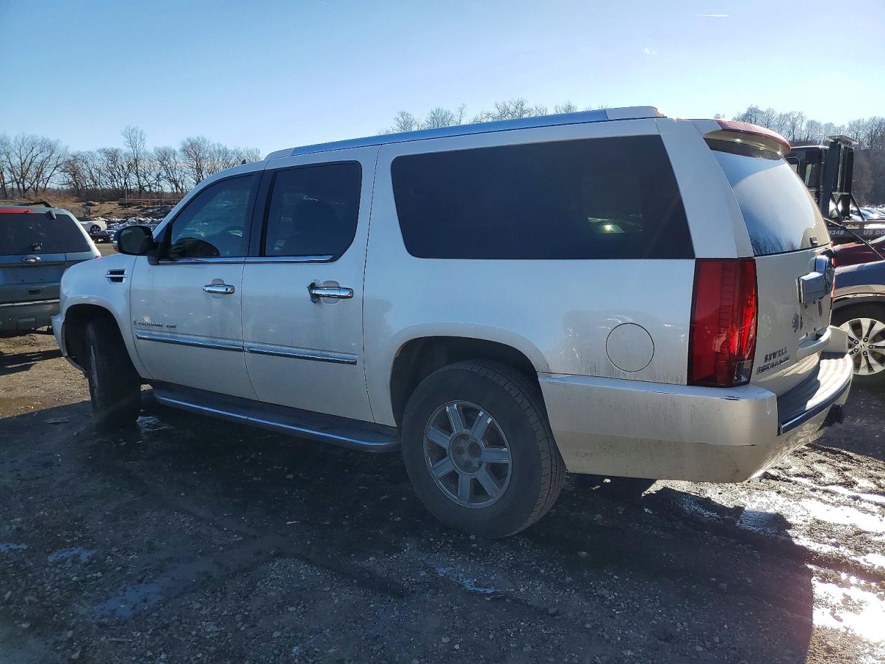 2007 CADILLAC ESCALADE ESV photo 2