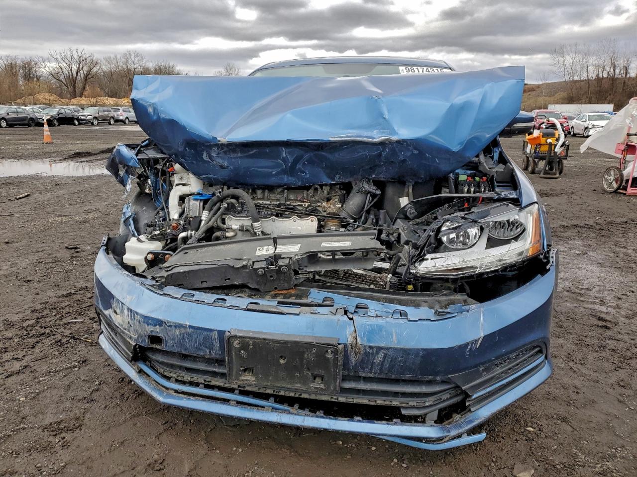 2017 VOLKSWAGEN JETTA SE photo 5